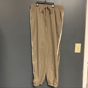 WILD FABLE HOUNDSTOOTH JOGGER